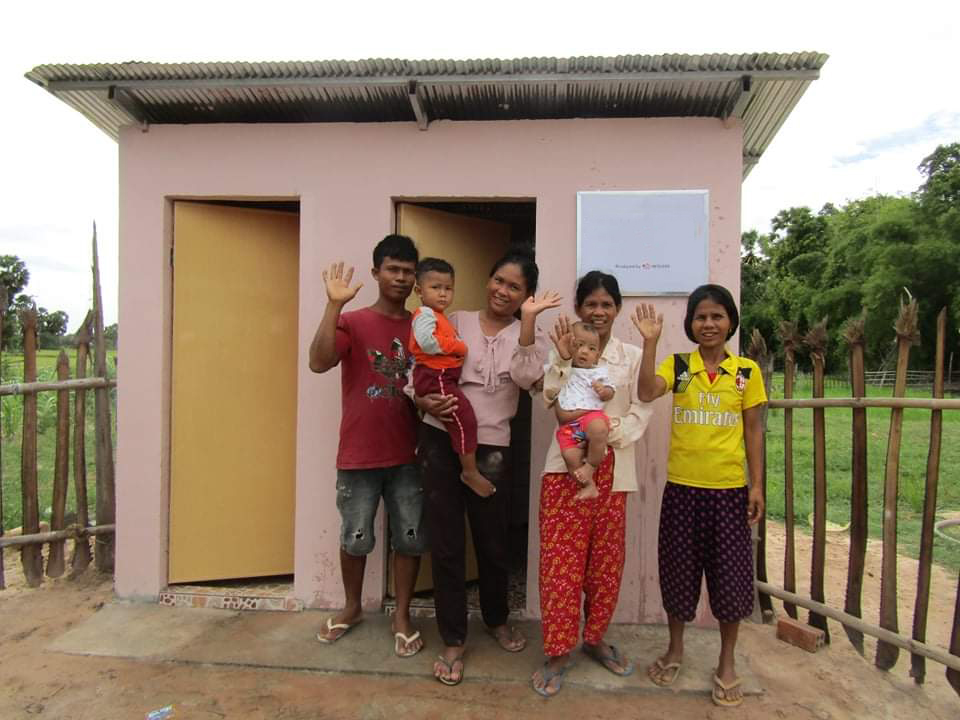 カンボジアトイレ建設支援の模様